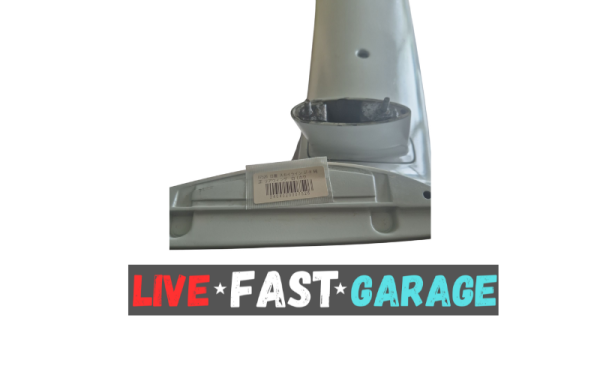 Genuine BNR32 GTR Wing - Image 3